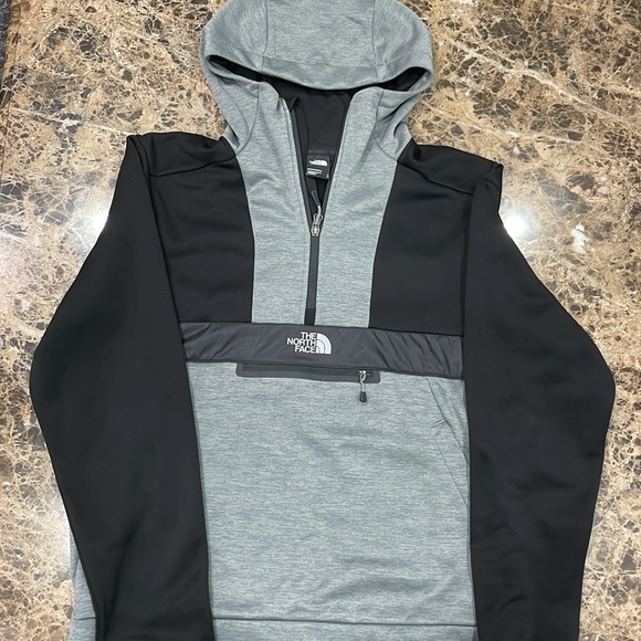North Face Men’s Sweat suit - Picture 4 of 7